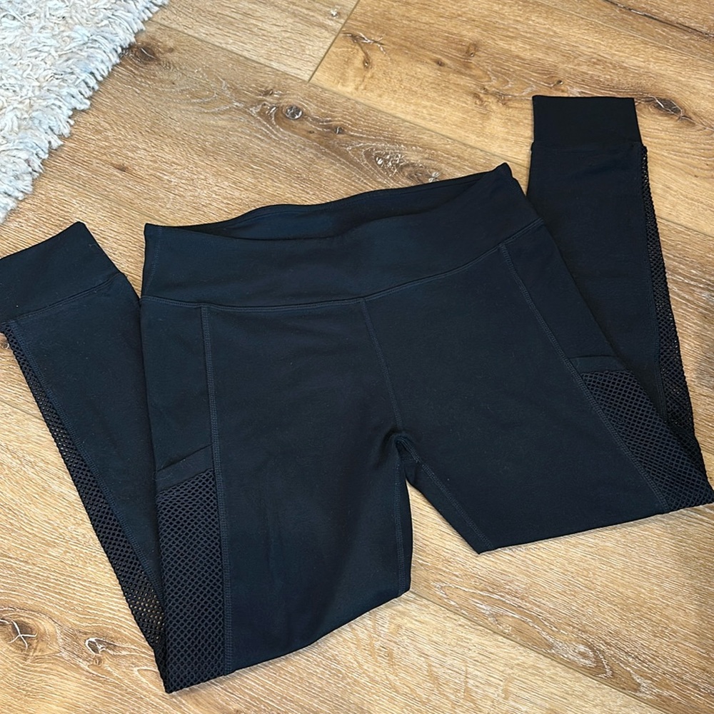 Fabletics powerhold leggings. Size Large